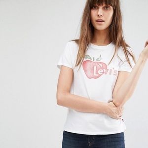 SOLD OUT Levi Apple White Short Sleeve Graphic Tee